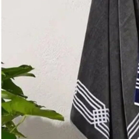 TOWEL Hudson Park Collection Charcole Gray & White Towel Beach Towel - Picture 1 of 8